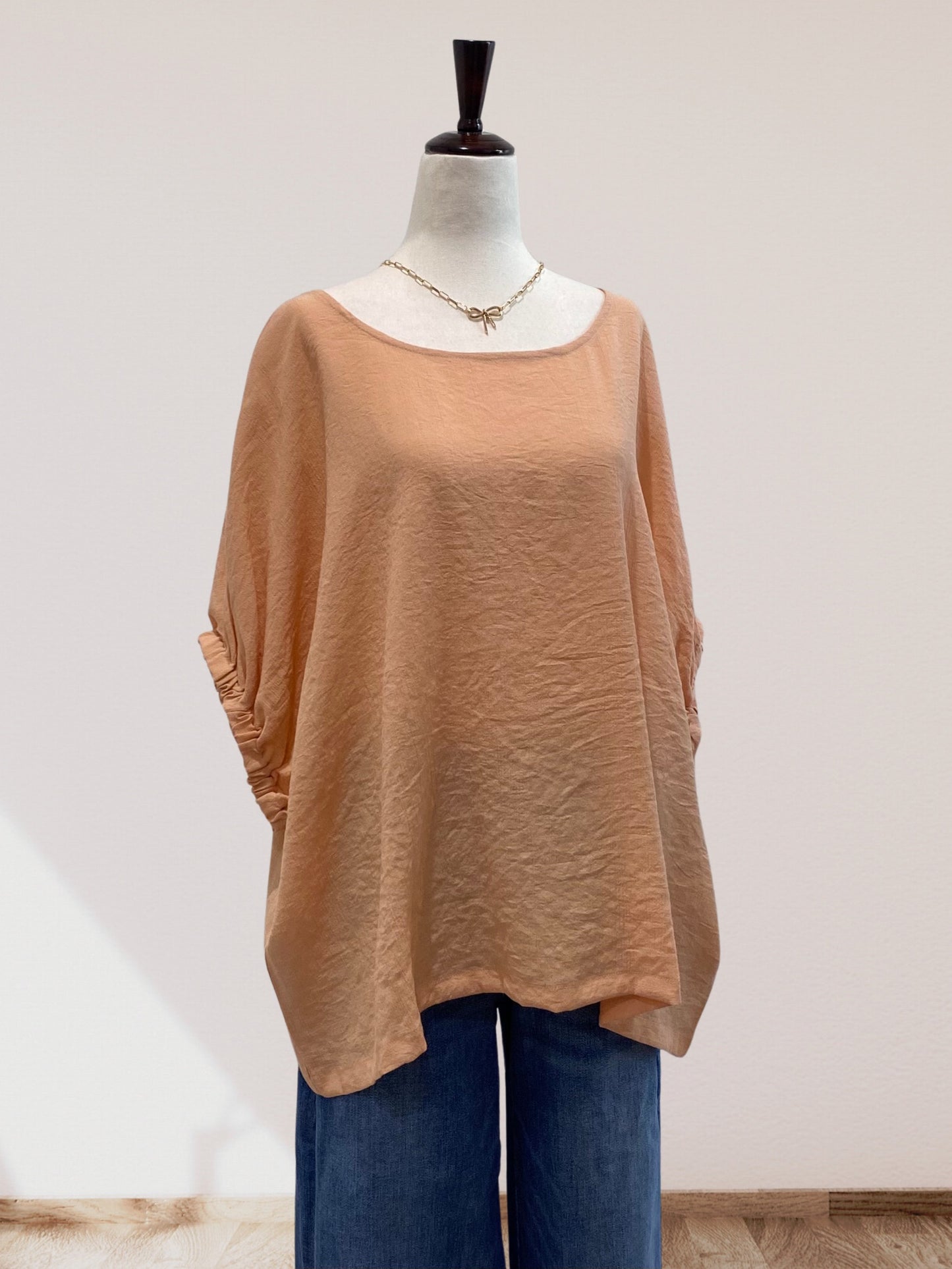 Elastic Sleeve Top | PLUS