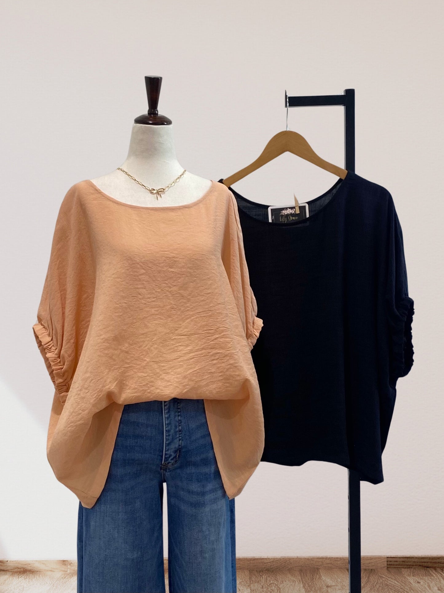 Elastic Sleeve Top | PLUS