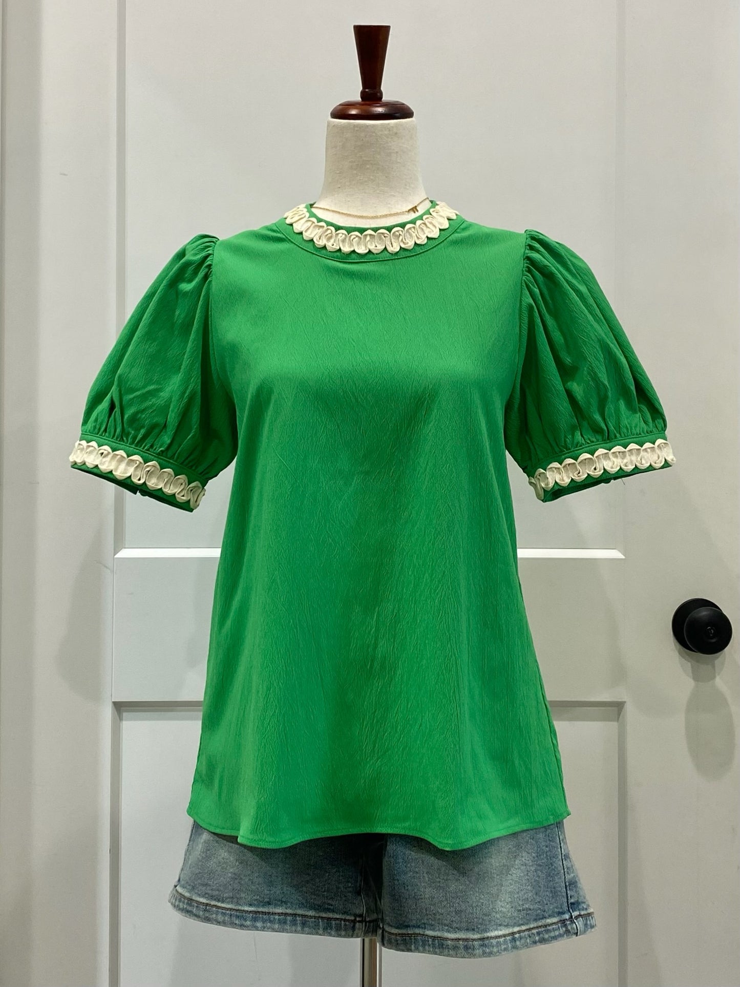 Kelly Green Puffed Sleeve Top