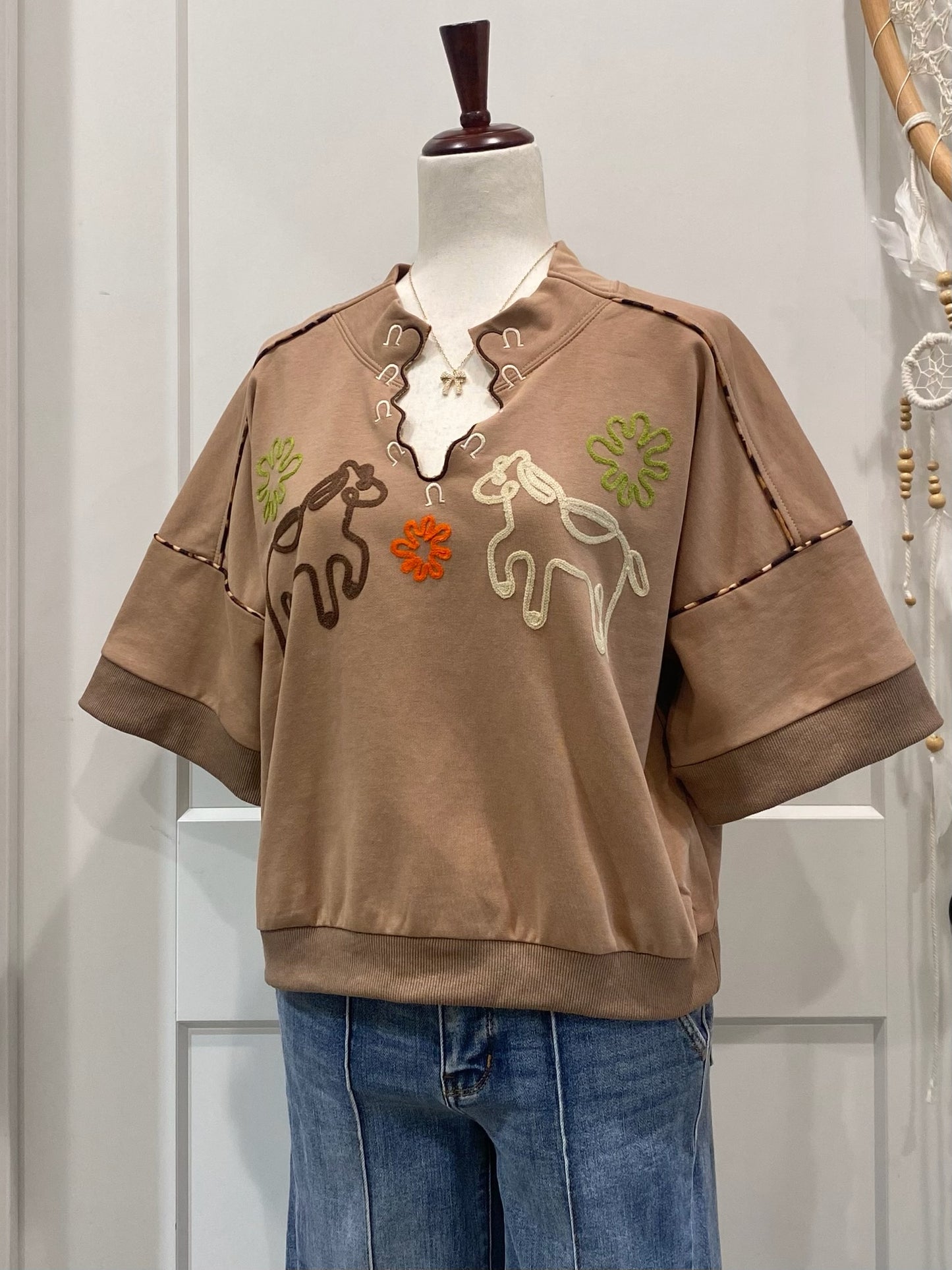 Western Embroidered Sweatshirt