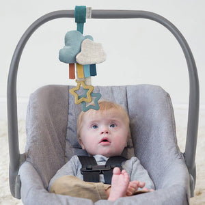 Attachable Travel Toy by Itzy Ritzy