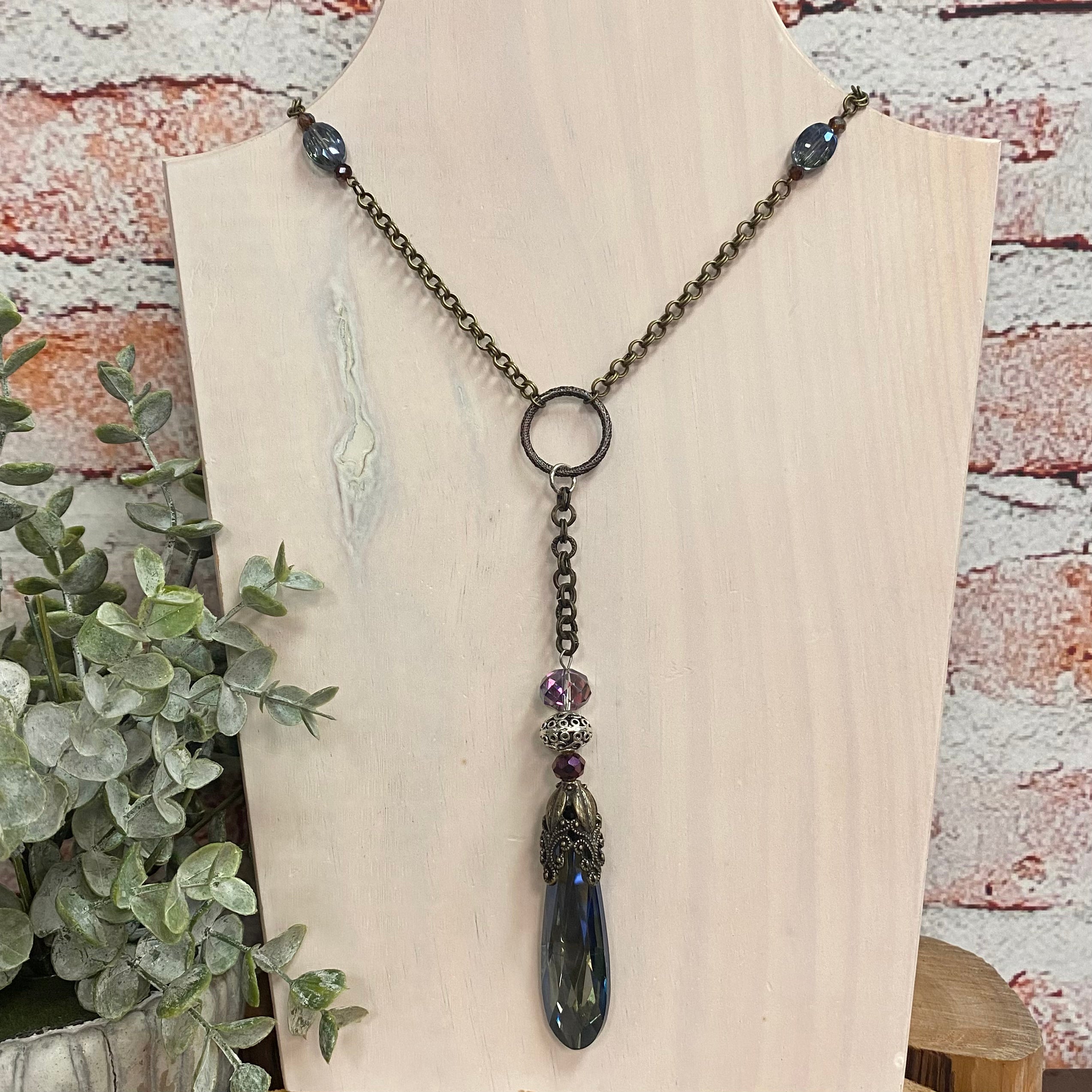 Glass Teardrop Pendant Necklace